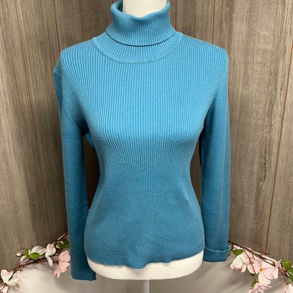 Icelandic Design Turtleneck Sweater‎
